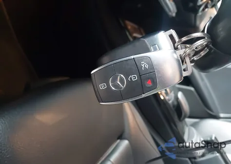 2020 Mercedes-Benz A 220 4Matic z USA, uszkodzony, nr VIN WDD3G4FB1LW040670